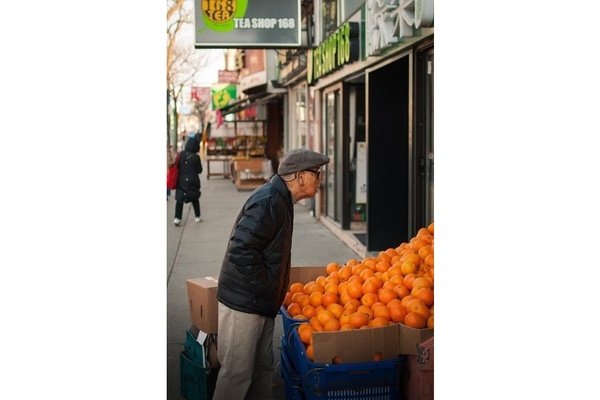 Street Photography: Unveiling Extraordinary in the Ordinary